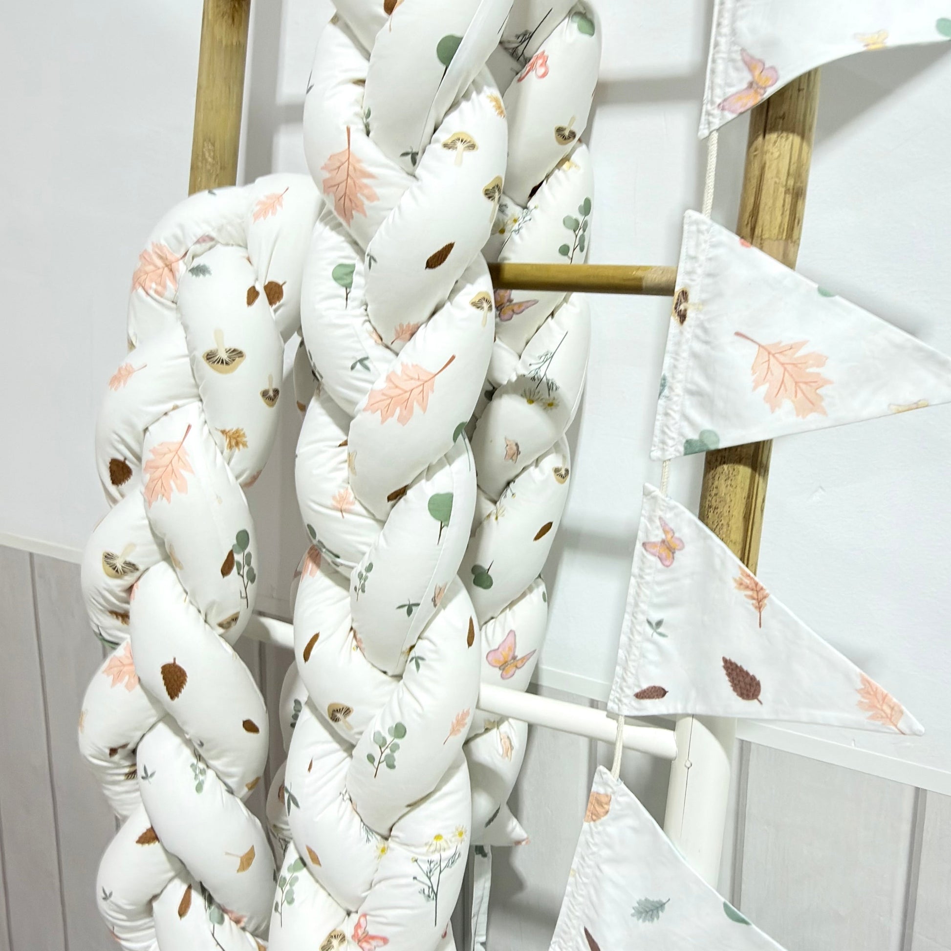 Trenza Protectora de Cuna y Cama en Algodón Flowers | Chichonera Artesanal