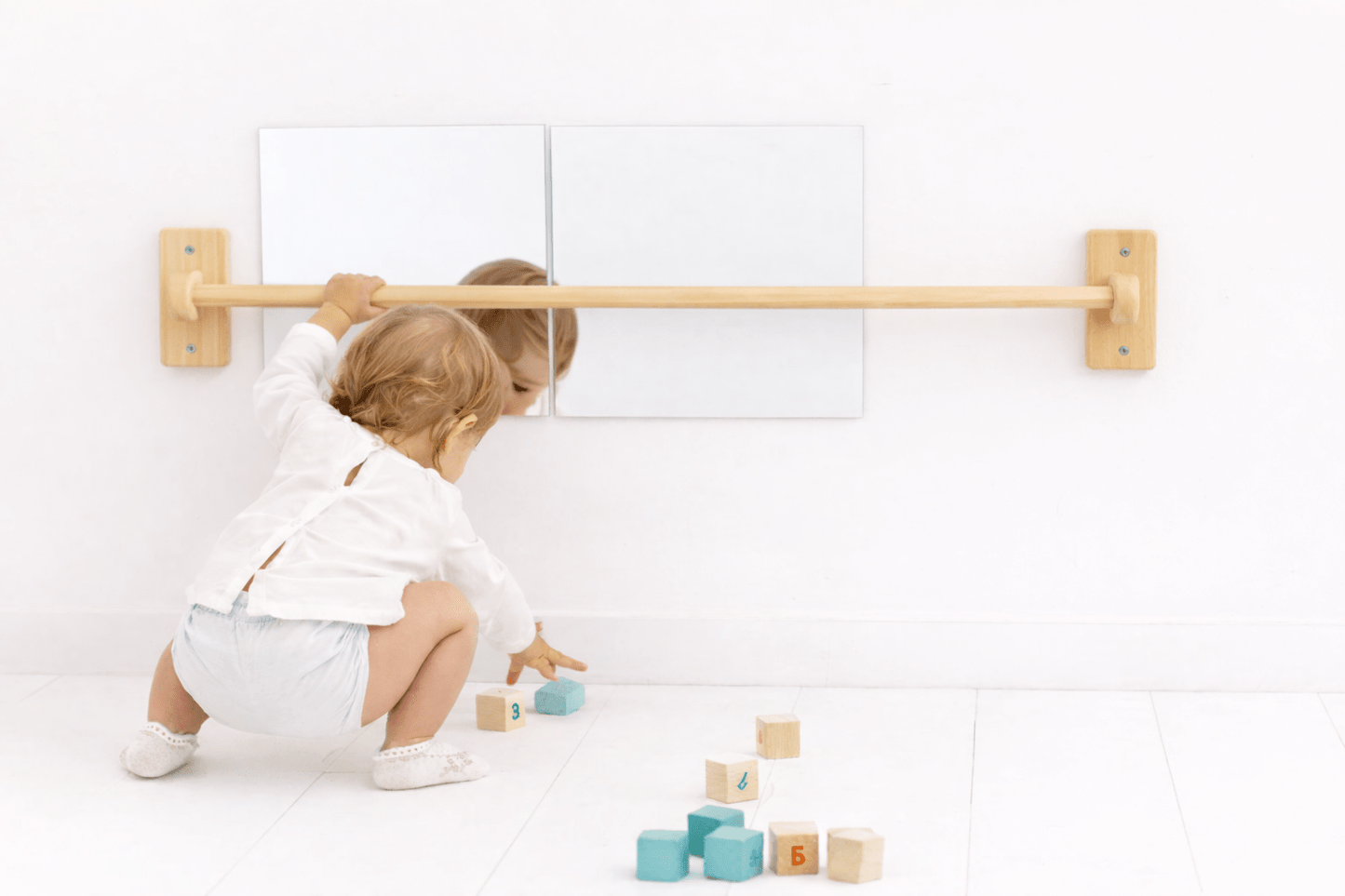 Barra montessori (Espejo no incluido) - MINIPIU