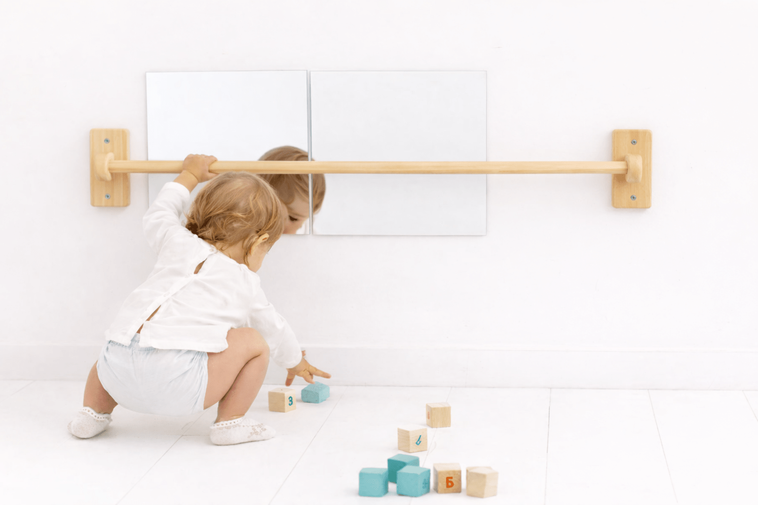 Barra montessori (Espejo no incluido) - MINIPIU