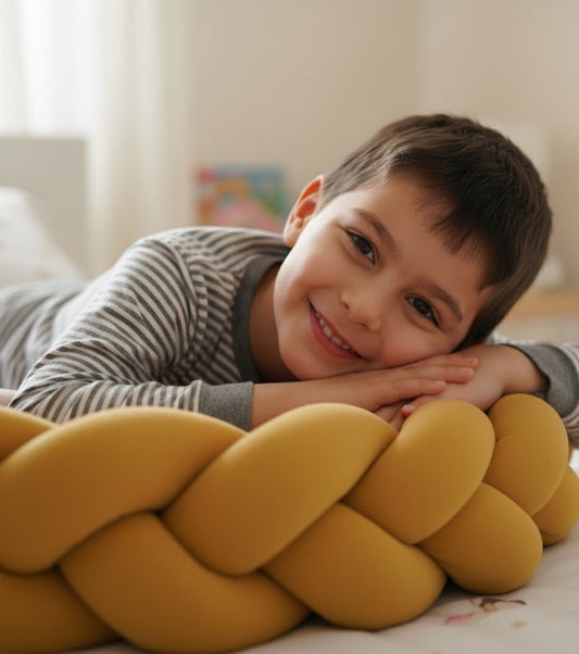 Trenza Protector de Cuna Mostaza 210cm - Comodidad y Estilo para tu Bebé - MINIPIU