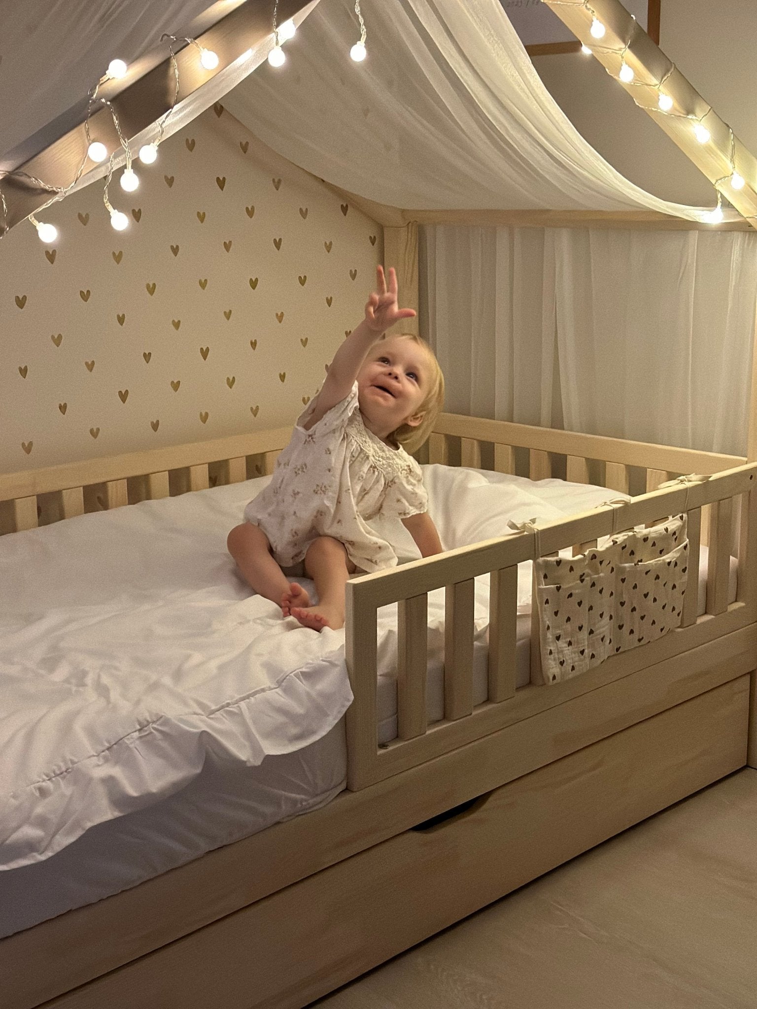 Cama casita montessori con cajón HUELVA · A MEDIDA - MINIPIU