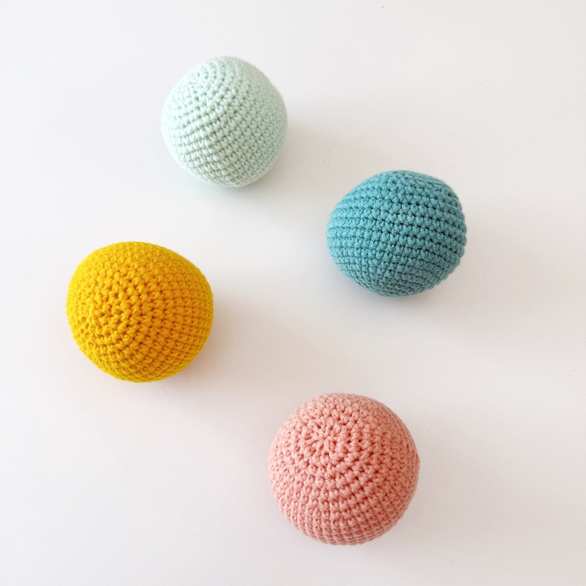 Pelota crochet bebe blandita colores pastel