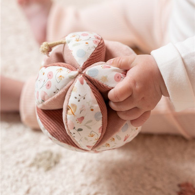 Pelota montessori flores y mariposas 🌸 - MINIPIU