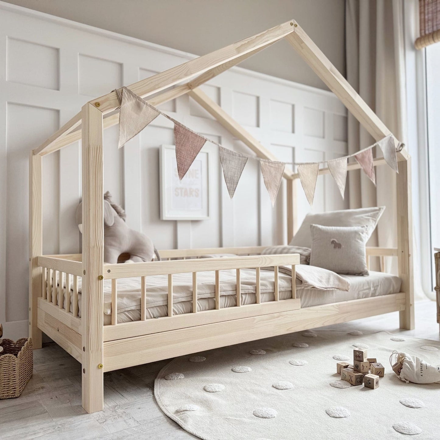 Cama casita montessori ALICANTE natural de pino macizo