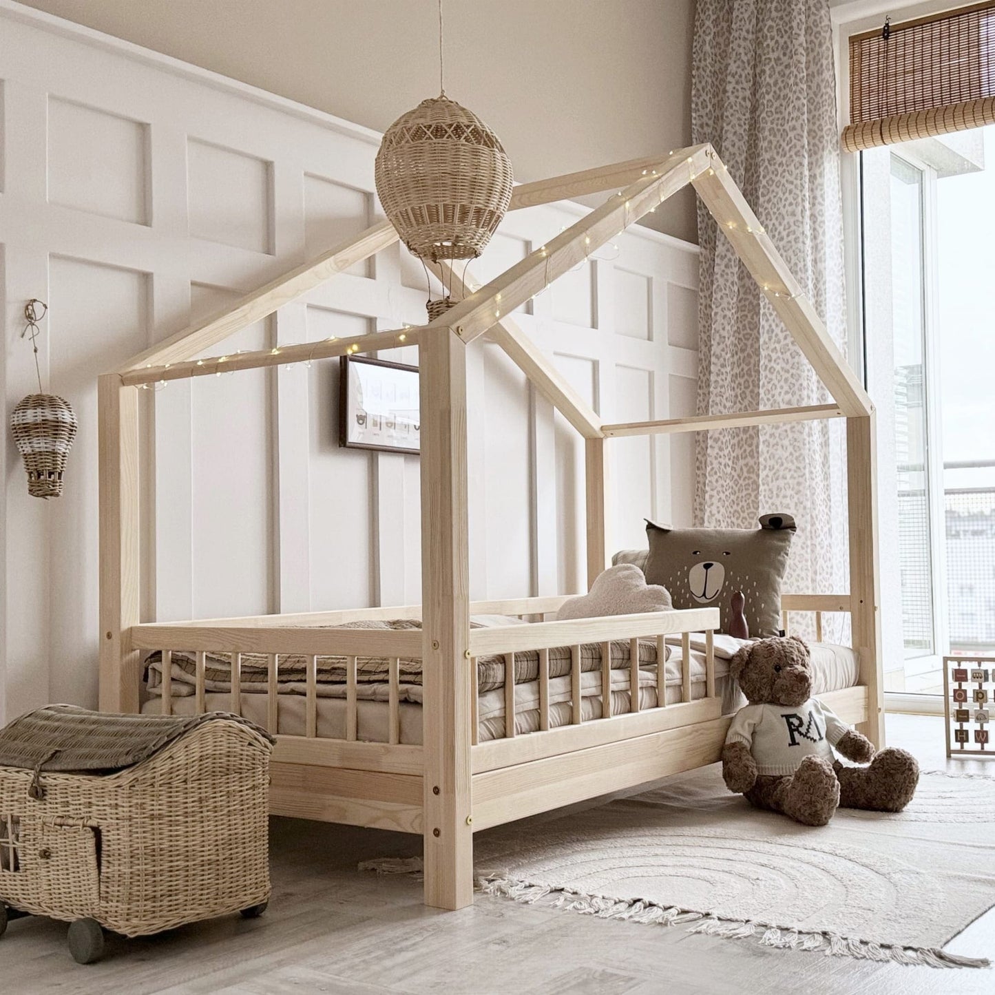 Cama casita montessori ALICANTE natural de pino macizo