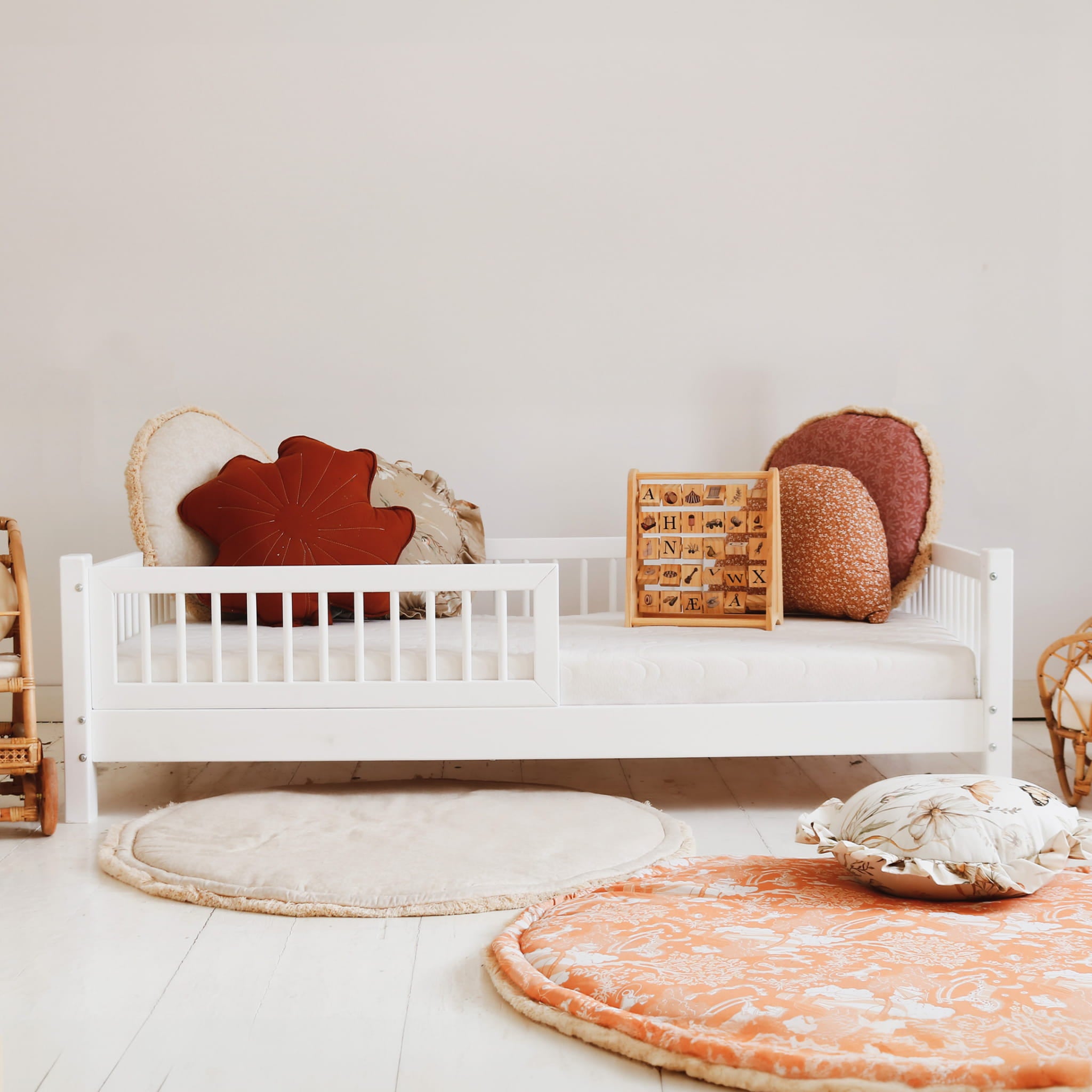 Montessori bed PONTEVEDRA white 190 x 90 cm