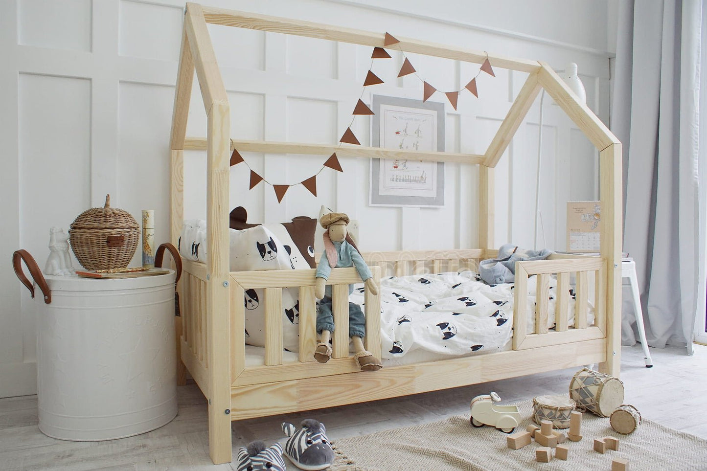 Cama casita montessori GRANADA · A MEDIDA - MINIPIU