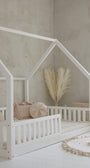 Cama casita montessori HUESCA 140 x 200 de pino macizo - MINIPIU