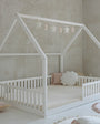 Cama casita montessori HUESCA 140 x 200 de pino macizo - MINIPIU