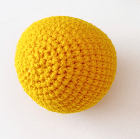 Pelota sensorial crochet bebe amarilla