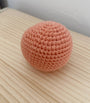 pelota crochet coral