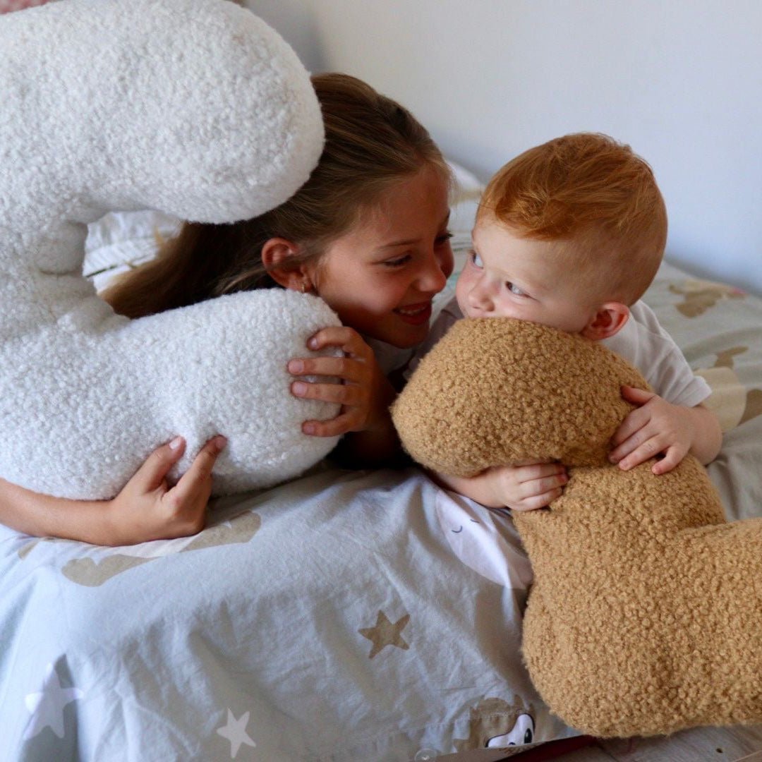 Cojín Letra Inicial Bouclé: Personaliza tu Espacio con Estilo - MINIPIU