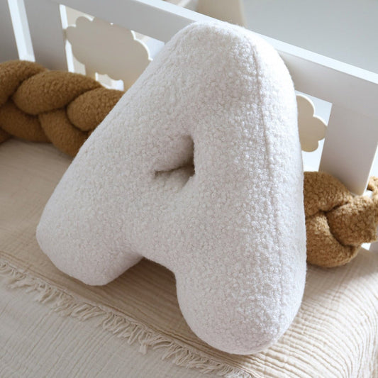 Cojín Letra Inicial Bouclé: Personaliza tu Espacio con Estilo - MINIPIU