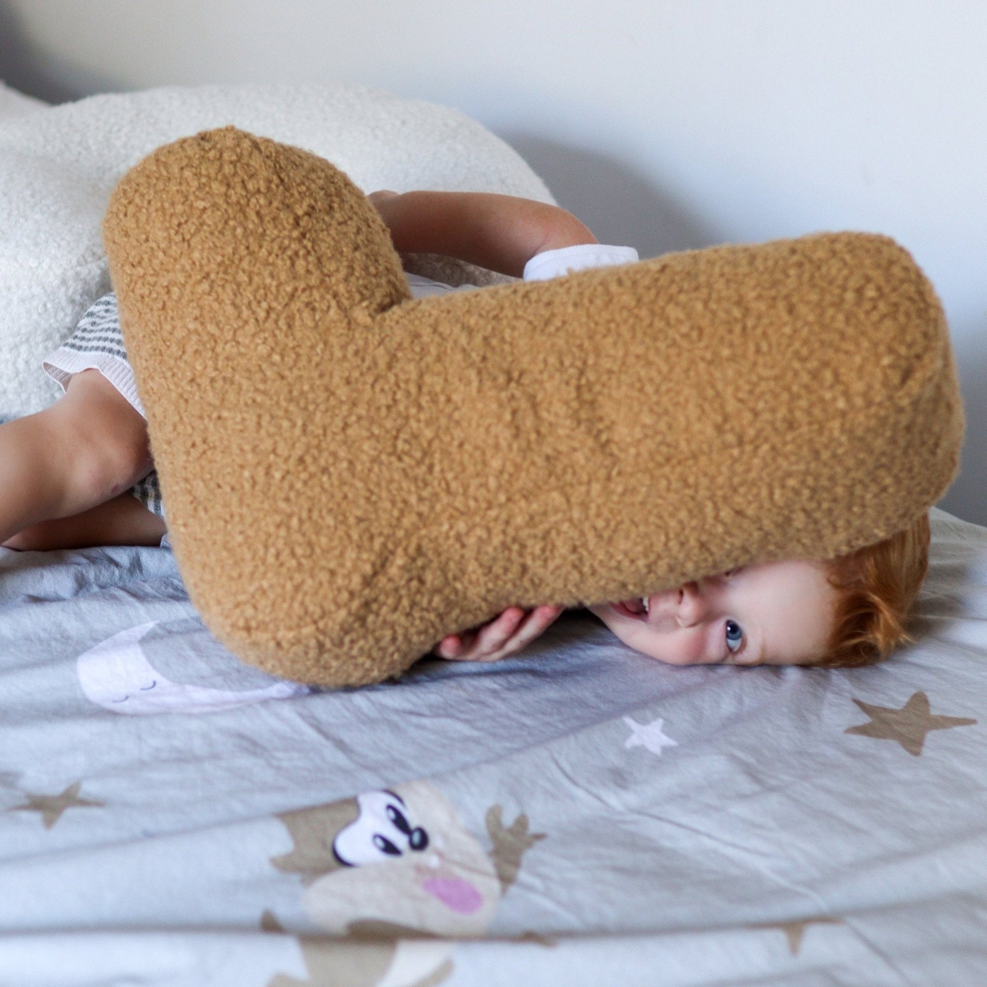 Cojín Letra Inicial Bouclé: Personaliza tu Espacio con Estilo - MINIPIU