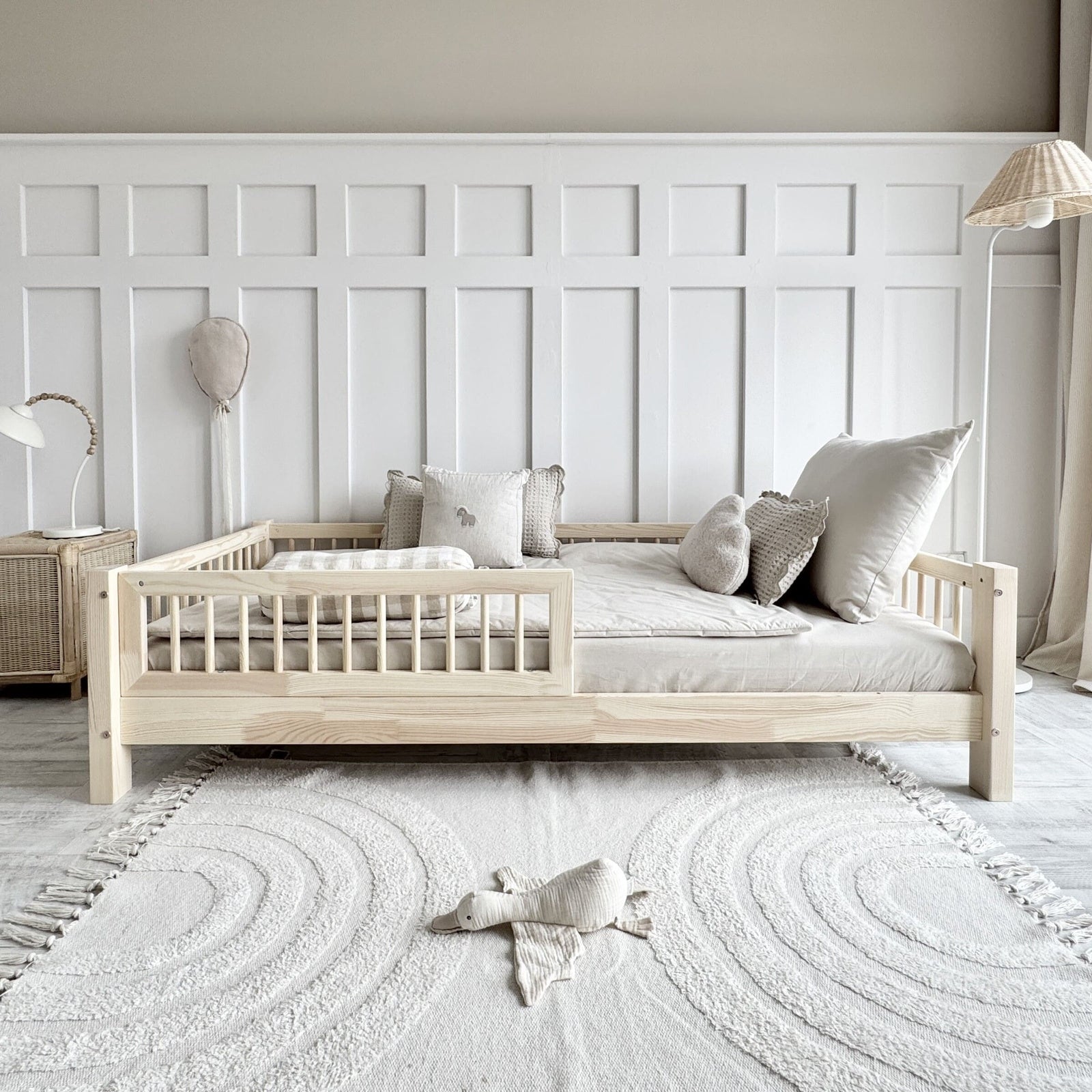 Cama montessori BILBAO de pino macizo - MINIPIU