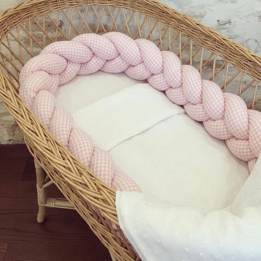 Trenza protectora para cuna y cama artesanal VICHY ROSA 200cm - MINIPIU