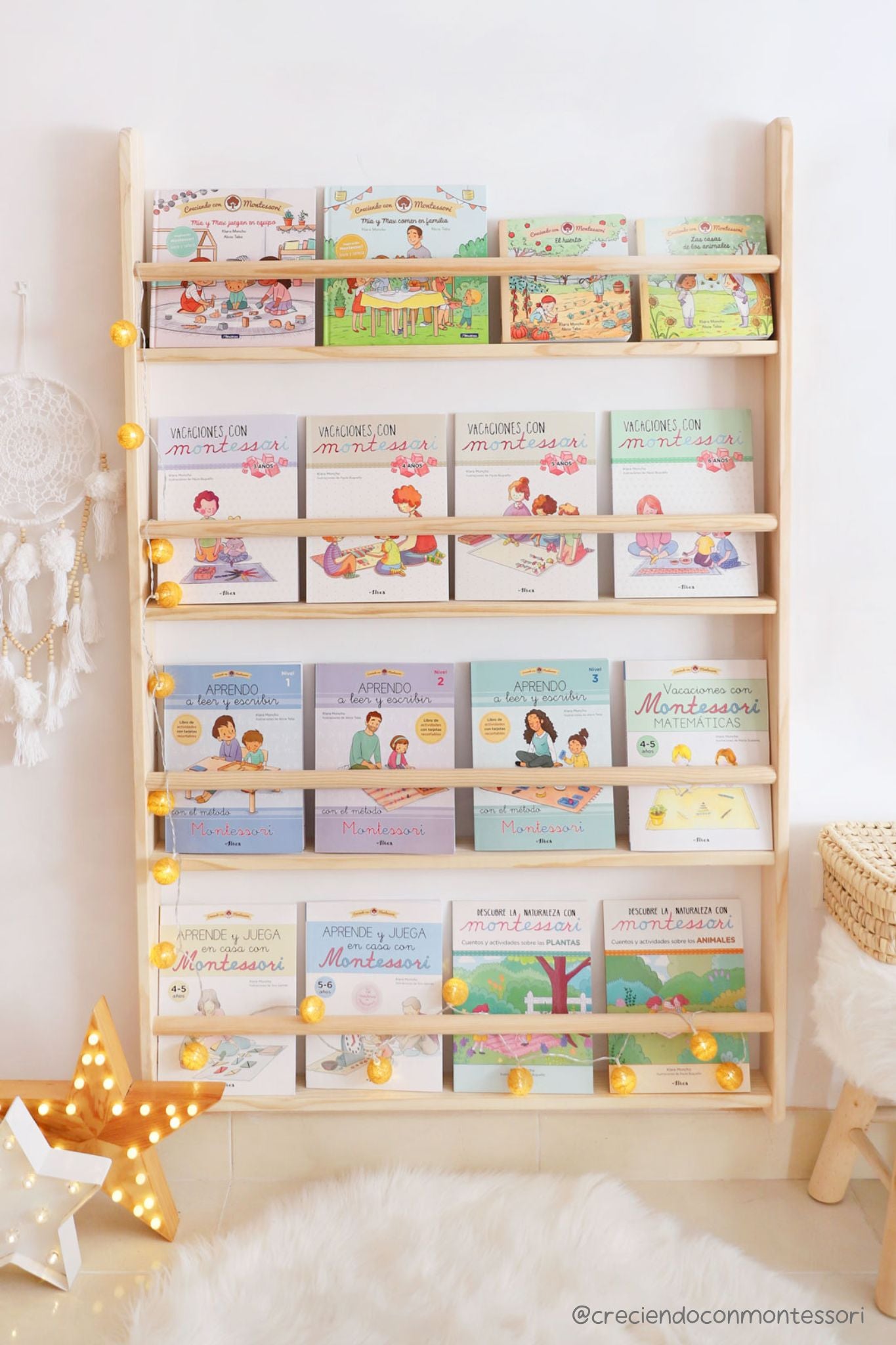 Librería montessori Lisa de madera maciza con 3 o 4 baldas - MINIPIU