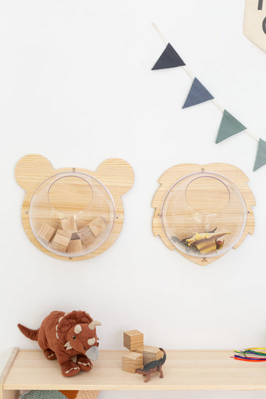 Hanging wooden hemisphere in the shape of a lion and a bear, made of solid pine wood, ideal for organizing toys.